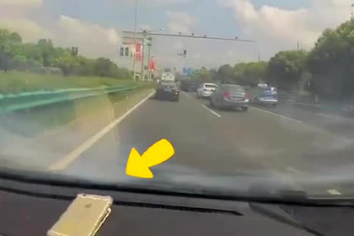 Взрыв iPhone после ремонта попал на видео