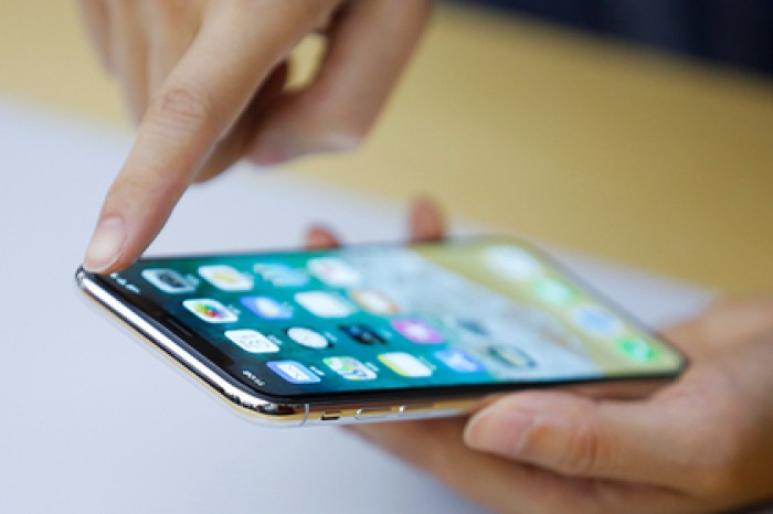 Apple представила iPhone Xs с двумя SIM-картами