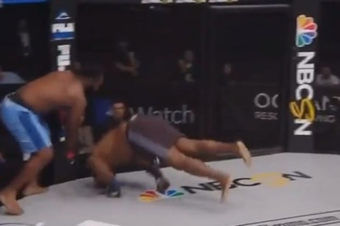 Боец MMA ударом колена отправил соперника к хирургу
