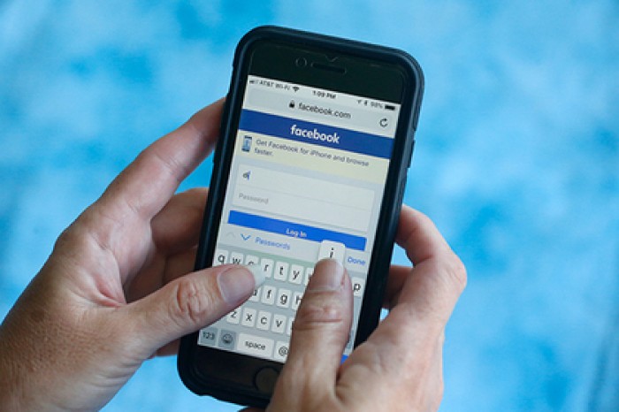 Facebook поймали на сливе секретных данных о пользователях