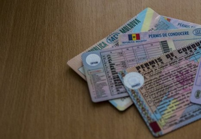 Граждане Молдовы смогут получить международные водительские права