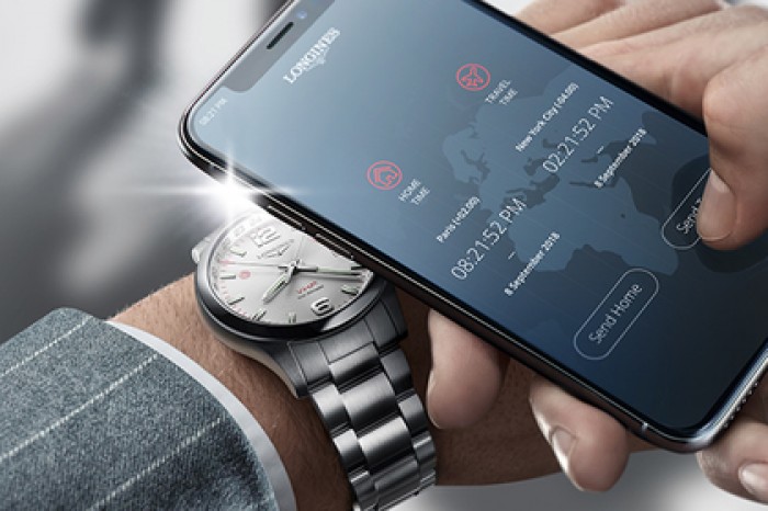 Longines представил управляемые со смартфона часы