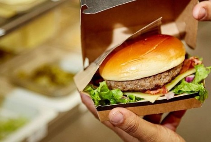 McDonald’s уберет консерванты и ароматизаторы из бургеров