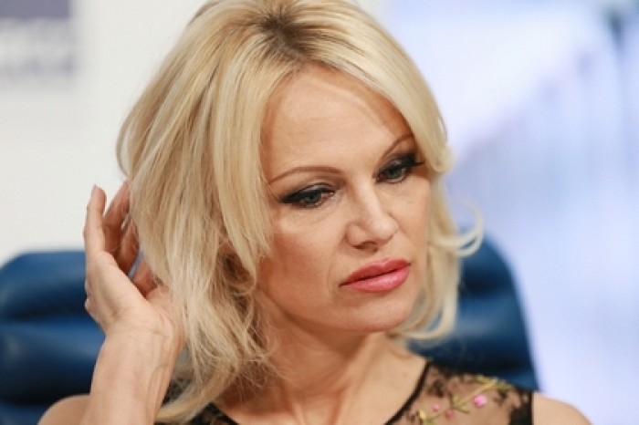 Памела Андерсон отвергла предложение чемпиона мира по футболу