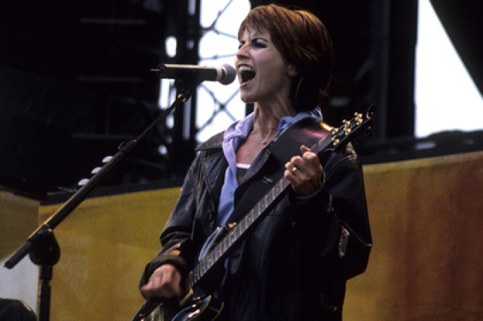 Причину смерти солистки The Cranberries решили все же назвать