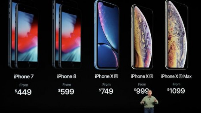 Россияне продают место в очереди за новым iPhone за 250 тысяч рублей