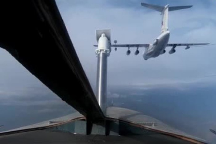 Сложнейшую дозаправку Су-34 над Крымом сняли на видео