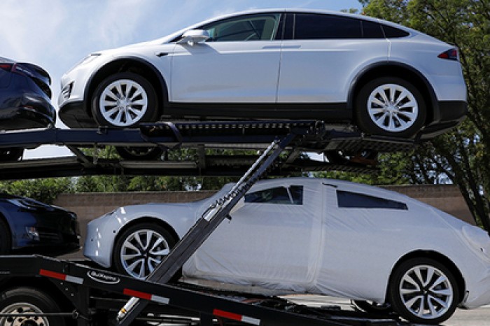 Tesla взломали за две секунды