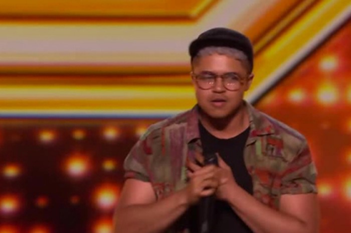 Участник X Factor вышел на сцену и признался в «женском» прошлом