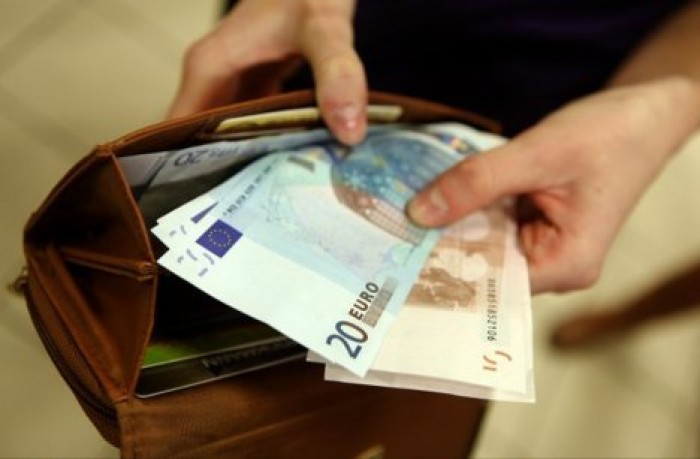 Владелец ресторана в Неаполе вернул забывчивой туристке кошелек с 13 тысячами евро