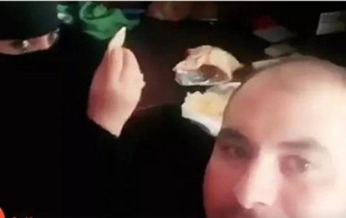 В Саудовской Аравии египтянина арестовали за завтрак с женщиной в хиджабе