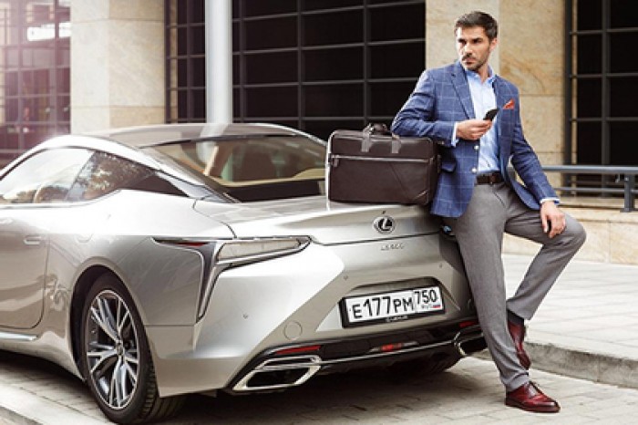 Lexus представил коллекцию одежды для путешественников