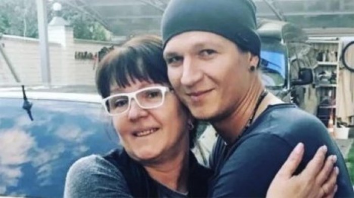 Мать солиста группы "Нэнси" прокомментировала смерть сына