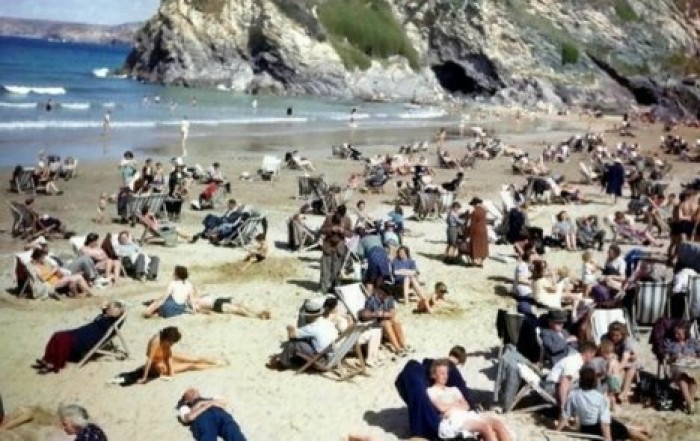 На фото 1943 года нашли человека со "смартфоном"
