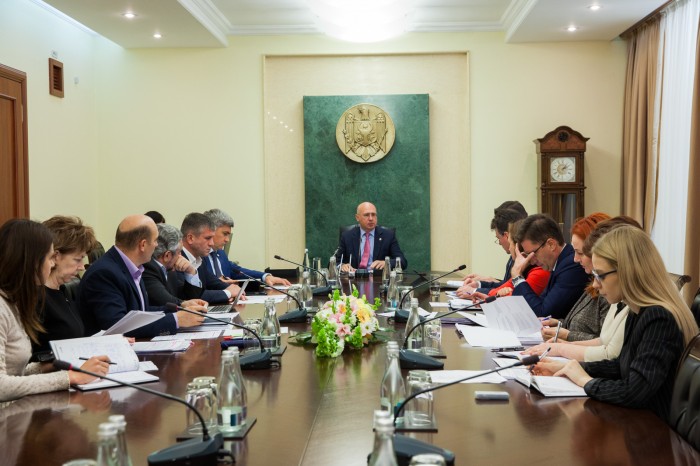 Республика Молдова упрощает процедуру получения виз для 60 государств, а также виды на жительство для иностранных инвесторов для деловых и трудовых целей. Инициатива принадлежит премьер-министру Павлу Филиппу