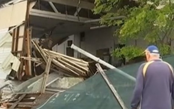 В Австралии торнадо оставил без электроэнергии тысячи домов