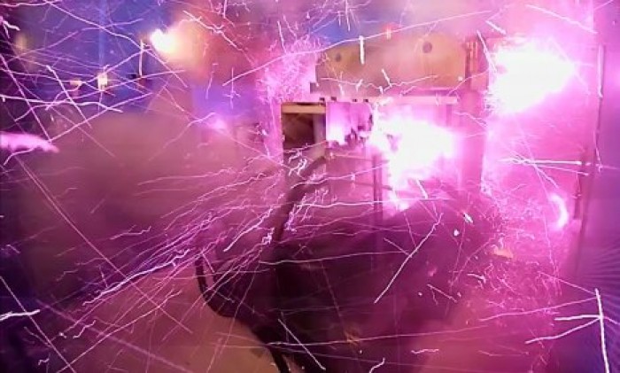 Японские учёные случайно взорвали лабораторию во время эксперимента