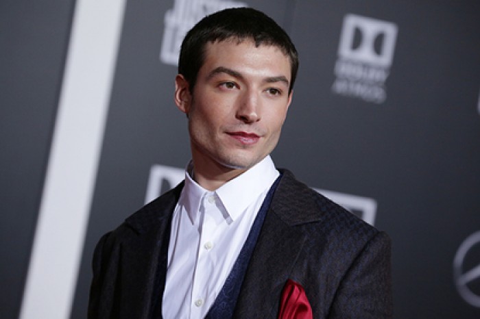 Актер «Фантастических тварей» призвал насилующих мир мужчин подчиниться женщинам