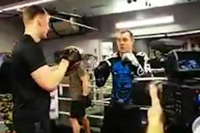 Боец UFC потренировал Дзюбу и оценил его удар
