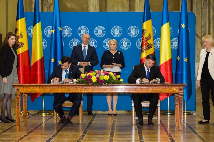 Cetățenii Republicii Moldova și României vor putea vorbi la tarife naționale în ziua de 1 decembrie. Pavel Filip: Ne dorim ca cetățenii noștri nici să nu simtă că au trecut dintr-o țară în alta