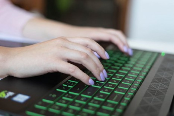 Данные пользователей сайтов знакомств продают за деньги