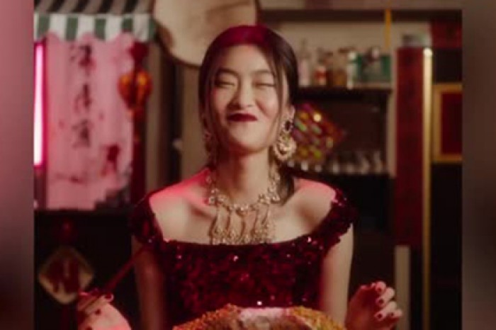 Dolce & Gabbana поглумился над женщиной и разъярил китайцев