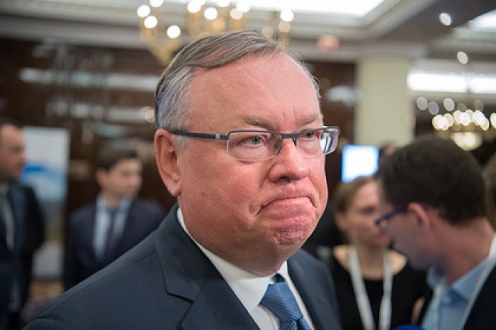 Глава ВТБ назвал провокацией действия Украины в Керченском проливе