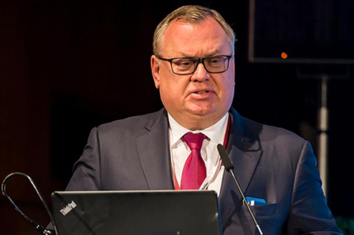 Костин указал на невозможность работы на Украине