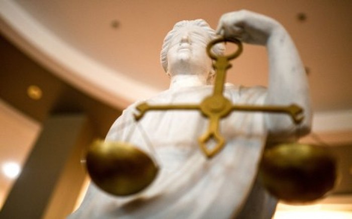 На Урале 15-летняя девочка наняла адвоката, чтобы уехать от родителей