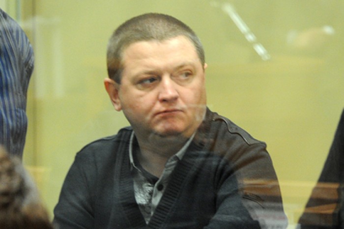 Обедавший крабами бандит-«цапок» начал биться за право зэков на деликатесы