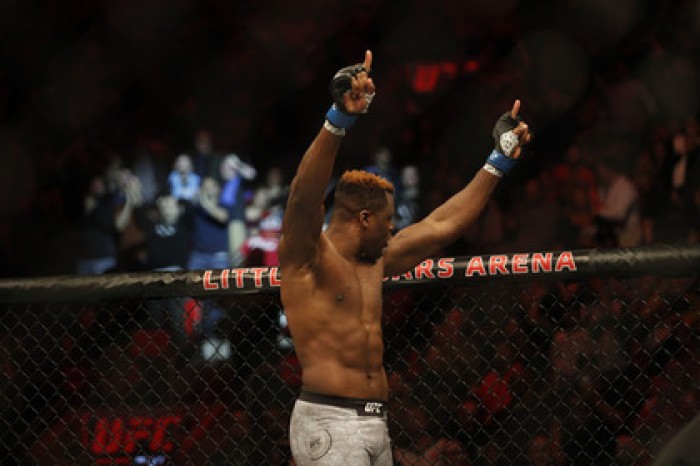 Одноклубника Нурмагомедова нокаутировали в дебютном бою в UFC