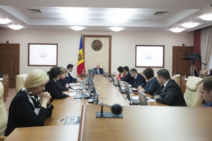 С 1 января 2019 года повысятся на 10% пенсии граждан, получающих меньше 1589 леев