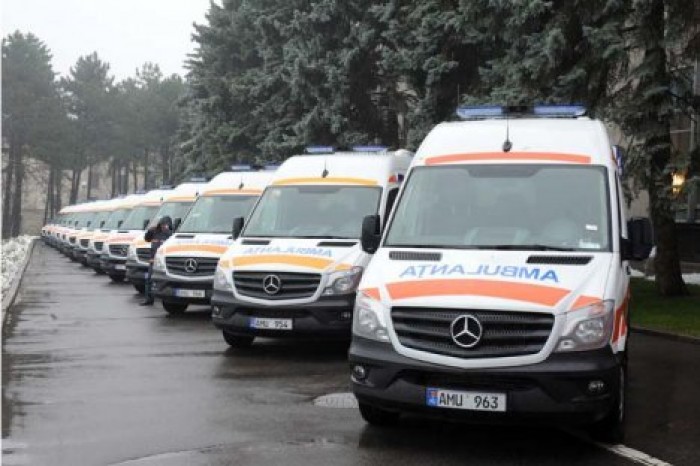 Столичные больницы получили 35 новых машин скорой помощи