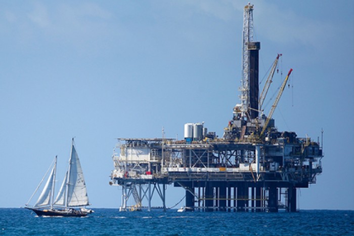 Цены на нефть рекордно рухнули