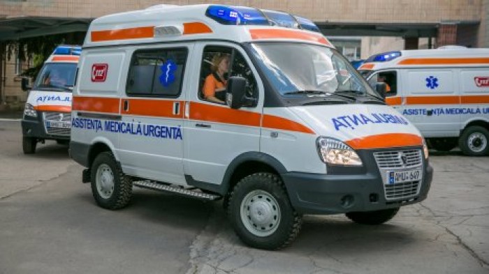 В Молдову доставили 32 новые современные машины скорой помощи