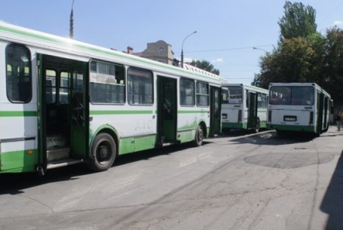Внимание, кишиневцы: четыре столичных автобуса временно изменят маршрут
