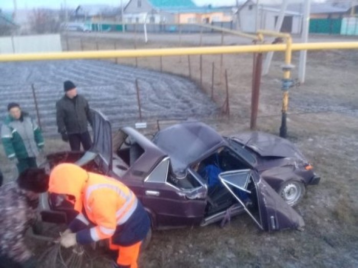 В Татарстане водитель "жигулей" снес столб, чтобы избежать наезда на котика