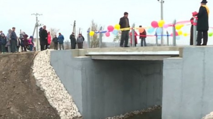 В Яловенском районе отремонтировали мост, связывающий два села