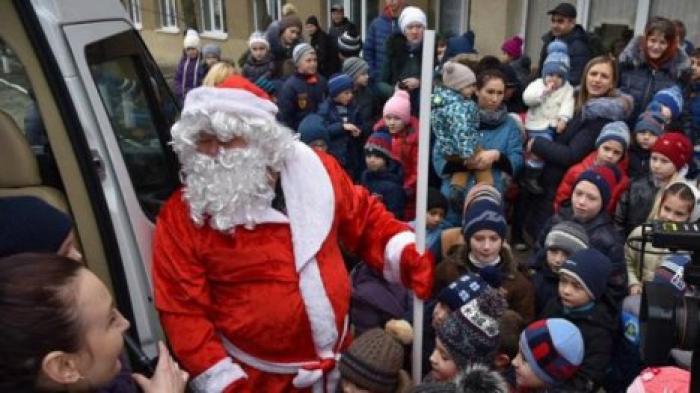 Дед Мороз и Снегурочка побывали в Леовском районе