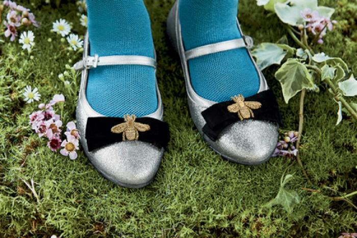 Детдомовцы попросили у Деда Мороза обувь Gucci