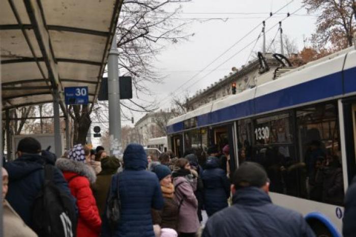 На остановках общественного транспорта в Кишиневе появятся электронные табло