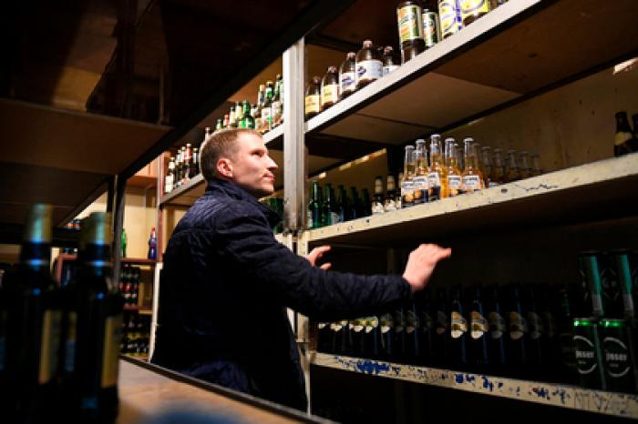 Россияне закупились незаконным алкоголем на миллиарды рублей