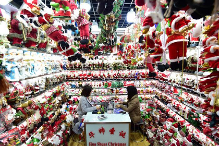 «Рождественские репрессии» в Китае привели к исчезновению елок и игрушек