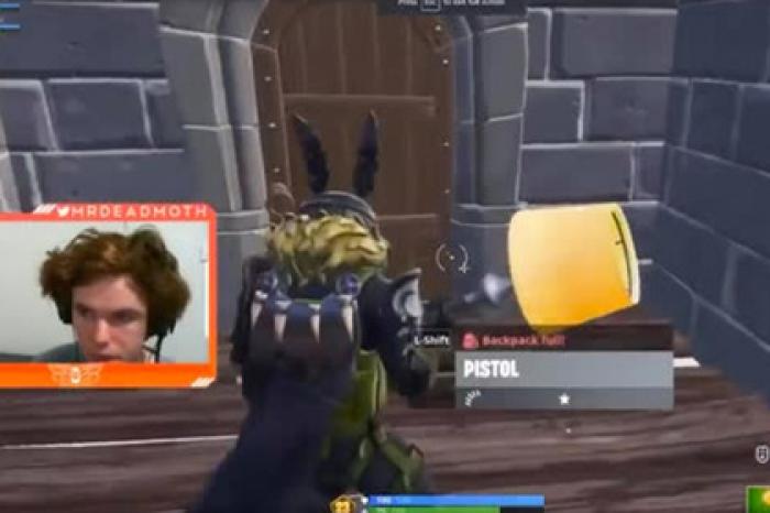 Стример избил жену в прямом эфире из-за просьбы выключить Fortnite