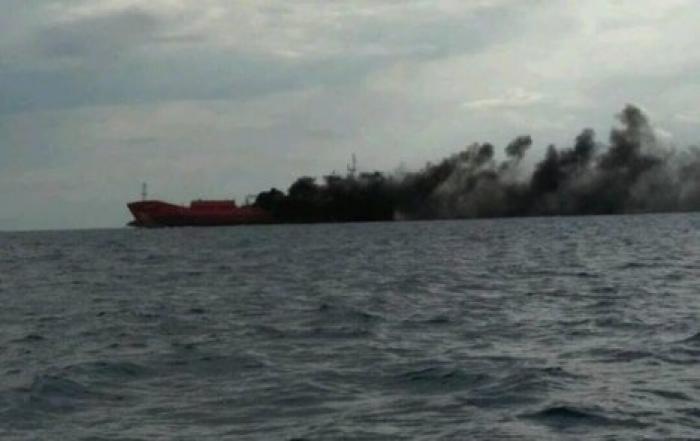 У берегов Кипра взорвался нефтяной танкер