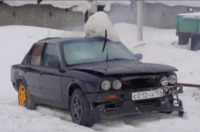 Блогеры привели в действие сразу 20 подушек безопасности в BMW