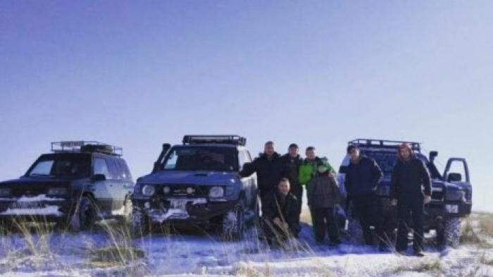 Члены клуба автолюбителей Бельц выехали на помощь застрявшим в снегу водителям