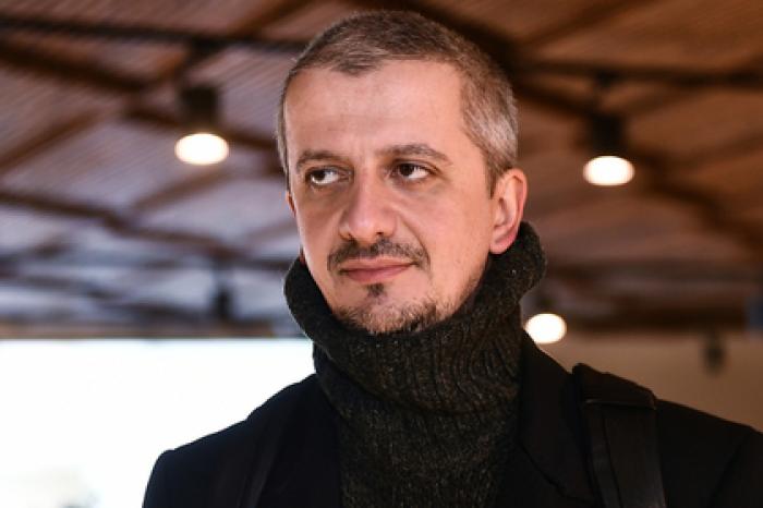Избитый Виторганом режиссер Богомолов рассказал о переломе носа и травме черепа