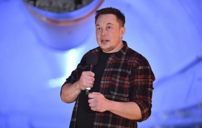Маск сообщил о завершении установки ракеты для суборбитального полета Starship