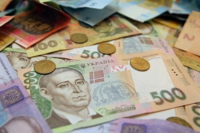 На Украине начали продавать гривны в рулонах